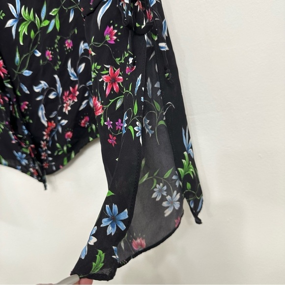 Milly Silk V neckline Top With Wildflower Print Size Medium - Picture 9 of 12